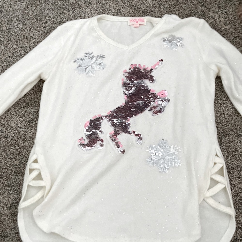 Unicorn shirt size large in kids